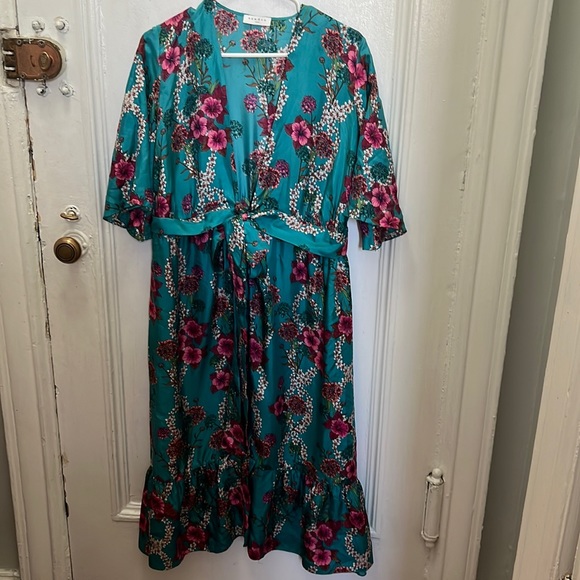 Sandro Paris Hibiscus 🌺 Silk Dress Kimono style like new - Picture 2 of 8